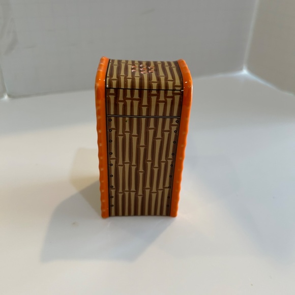 Discontinued Rare Disney Parks Adventureland trash can salt and pepper shaker. - Picture 3 of 6